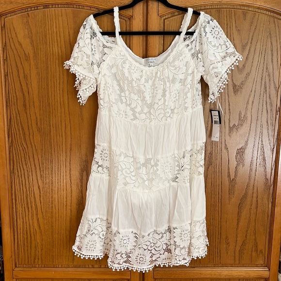 Robbie Bee Dresses & Skirts - Off the shoulder lace dress!